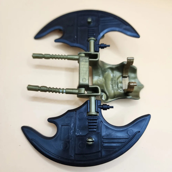 1990 Batman Returns Air Attack Batman with Camoflage Artillery Gear Kenner - Picture 2 of 4